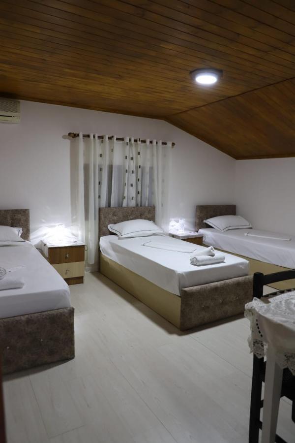 Guest House Bumbli Μπεράτ Εξωτερικό φωτογραφία