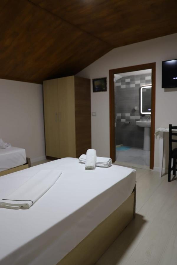 Guest House Bumbli Μπεράτ Εξωτερικό φωτογραφία