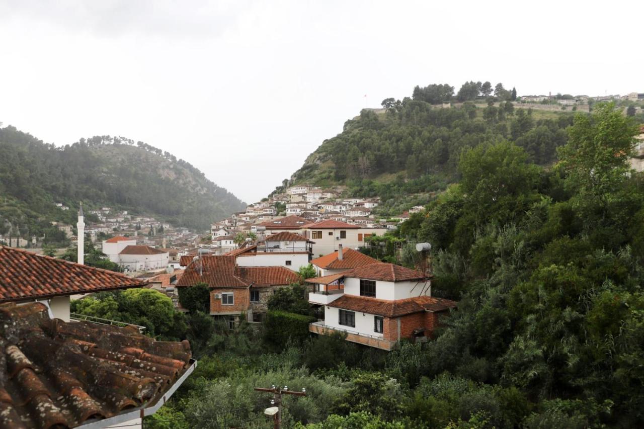 Guest House Bumbli Μπεράτ Εξωτερικό φωτογραφία
