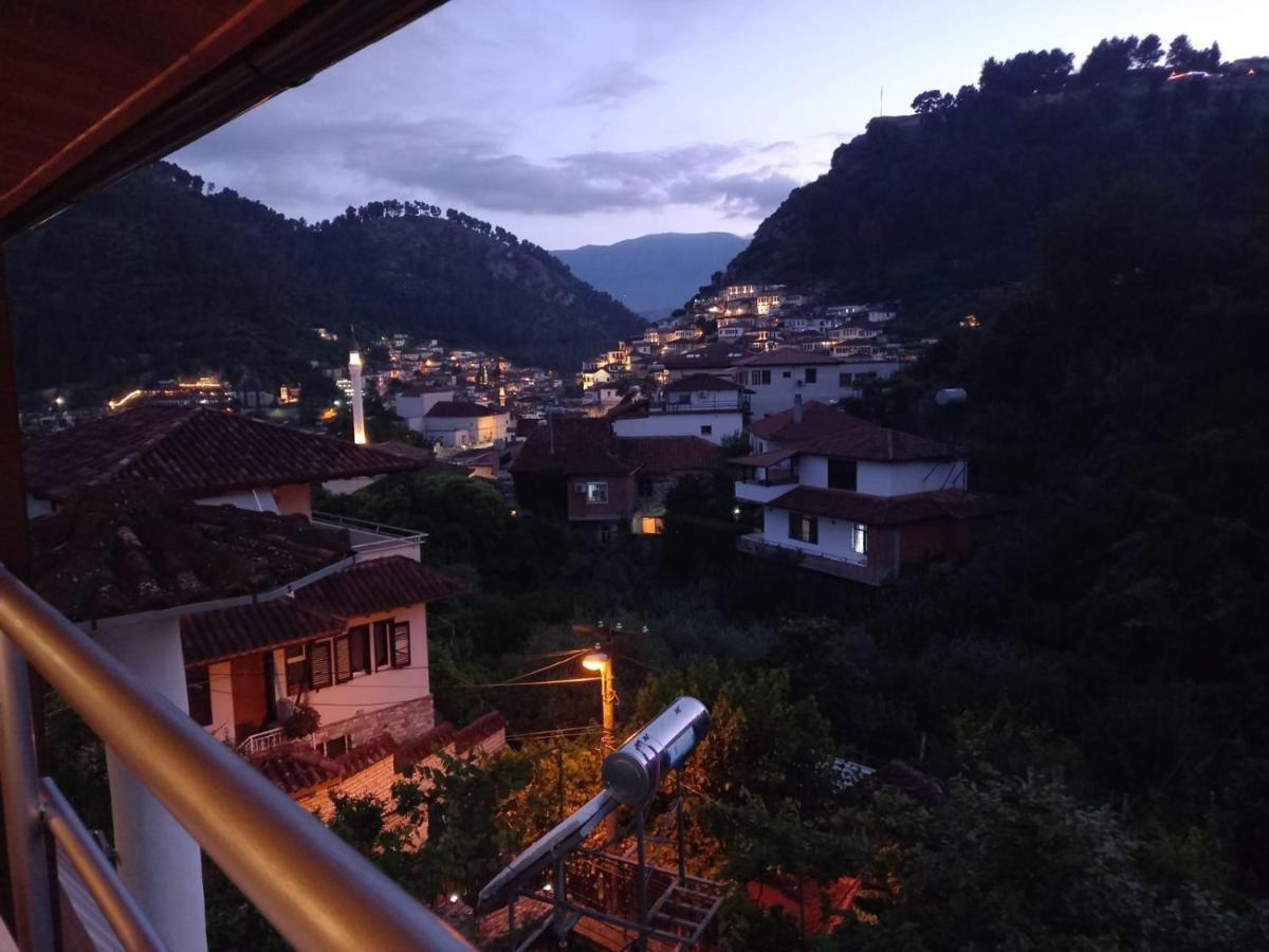 Guest House Bumbli Μπεράτ Εξωτερικό φωτογραφία