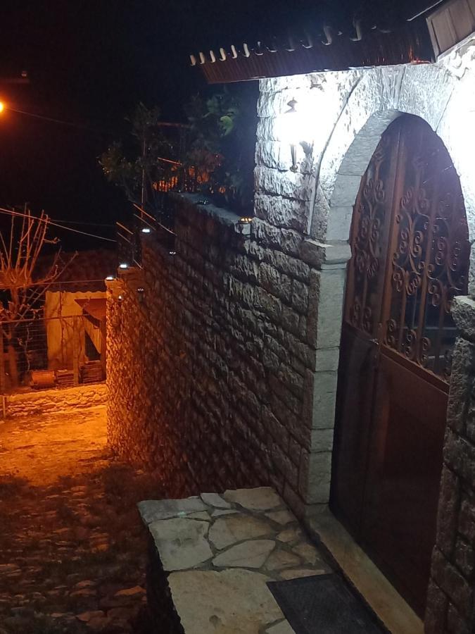 Guest House Bumbli Μπεράτ Δωμάτιο φωτογραφία