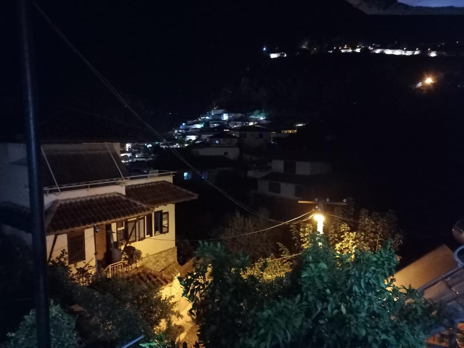 Guest House Bumbli Μπεράτ Δωμάτιο φωτογραφία