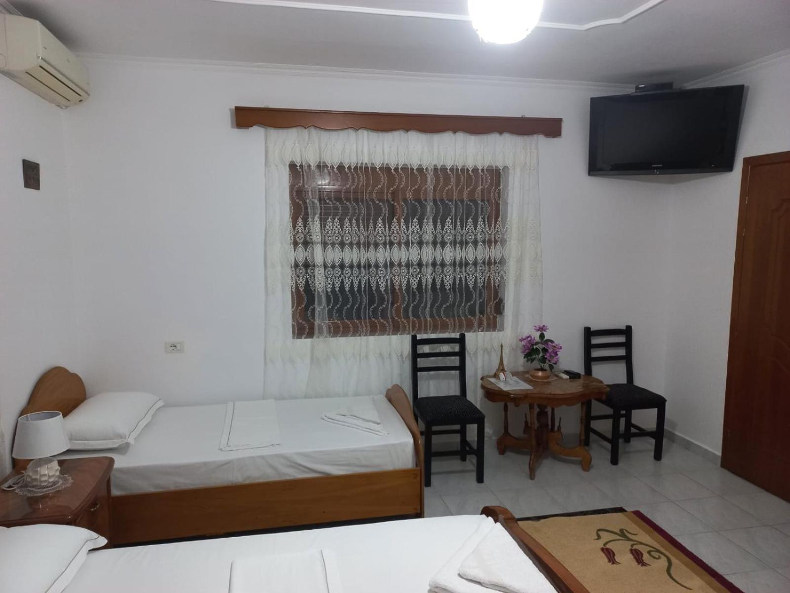 Guest House Bumbli Μπεράτ Δωμάτιο φωτογραφία