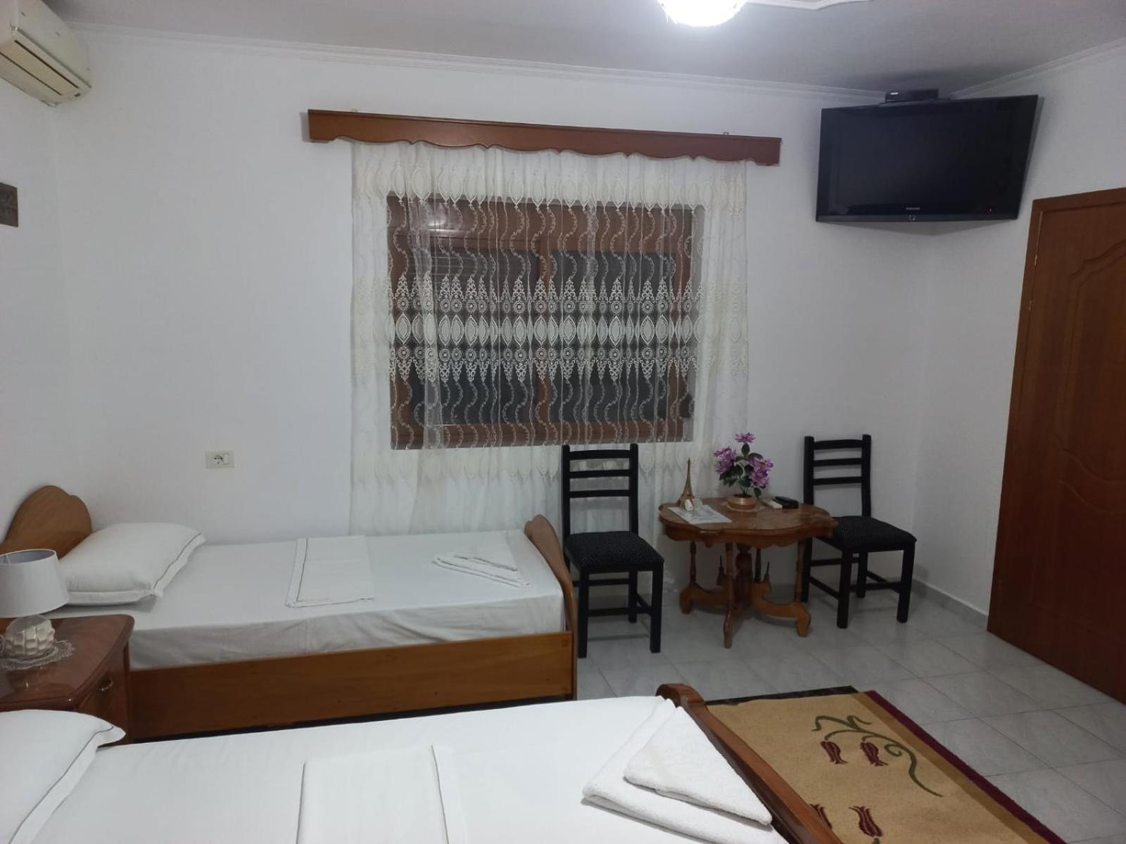 Guest House Bumbli Μπεράτ Δωμάτιο φωτογραφία