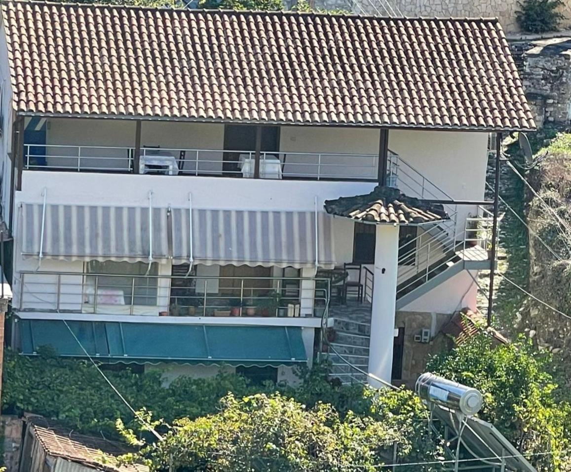 Guest House Bumbli Μπεράτ Εξωτερικό φωτογραφία