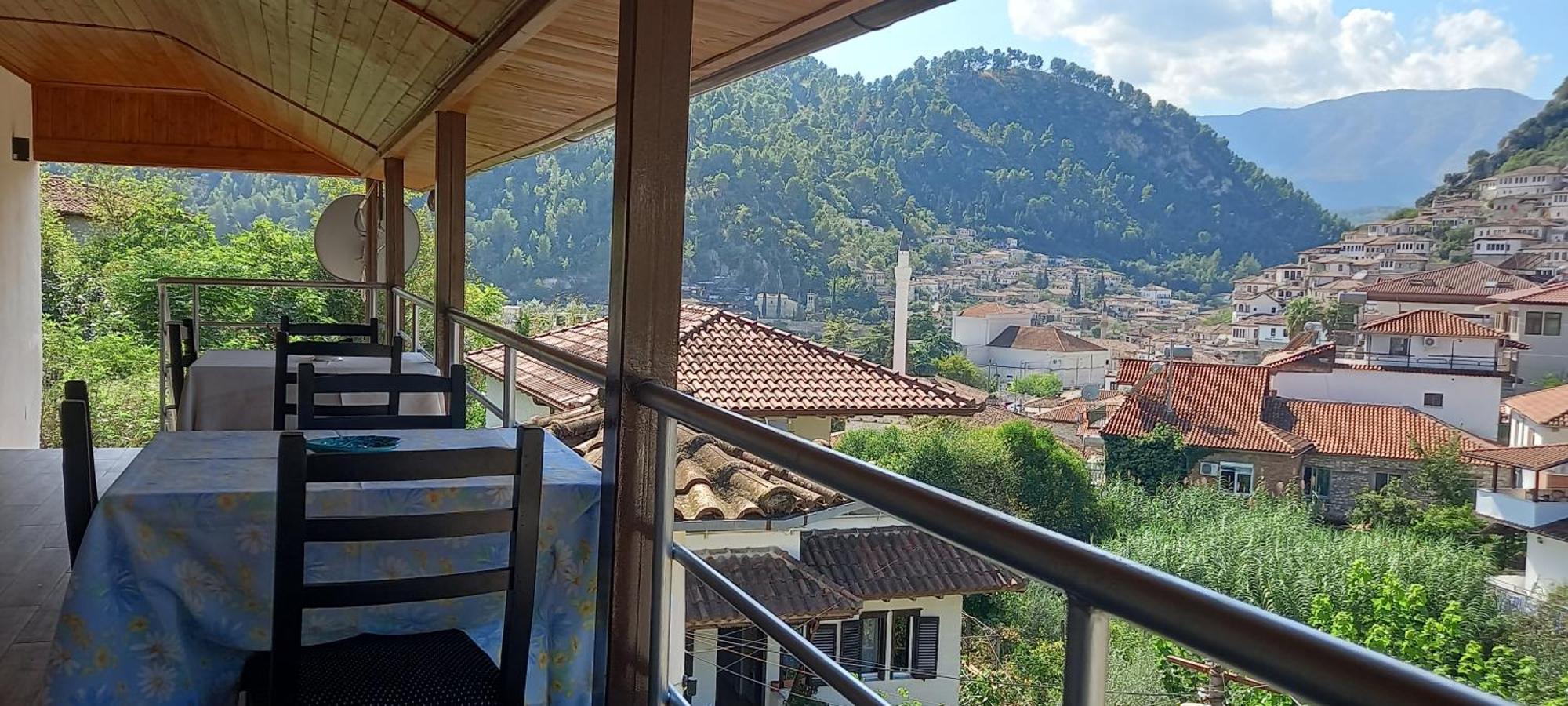 Guest House Bumbli Μπεράτ Εξωτερικό φωτογραφία